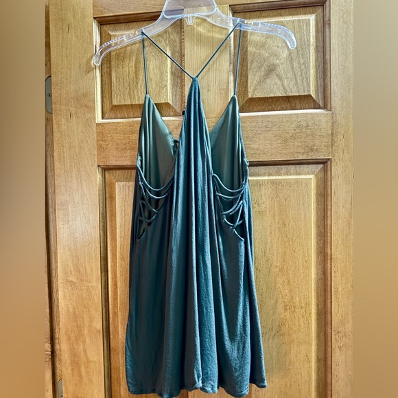 Olive green tank size medium from the Buckle - Picture 2 of 5